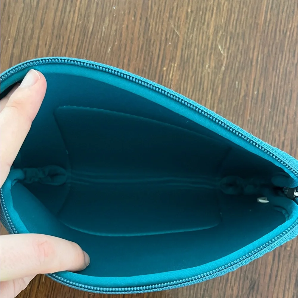Belkin Blue Tablet Sleeve iPad Kindle Kobo Case Protective Zip Pouch